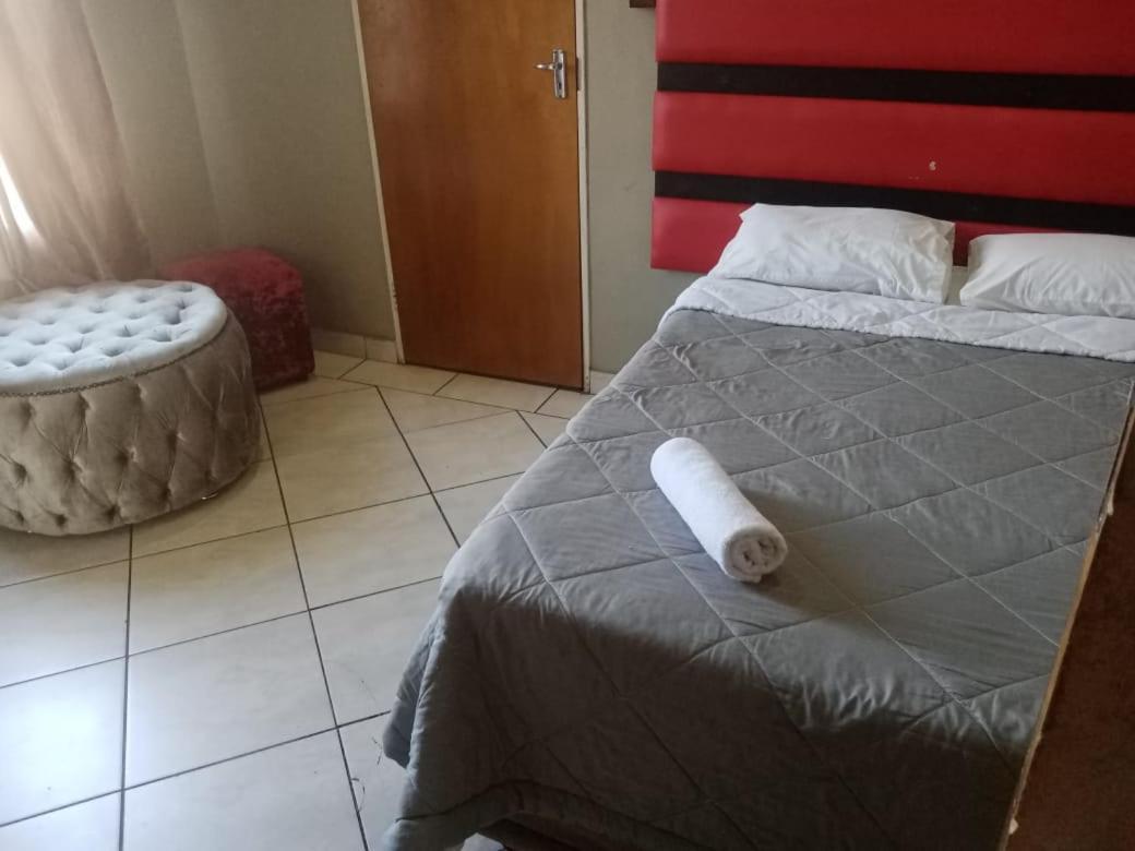 Ebony Guest House Pretoria-Noord Eksteriør billede