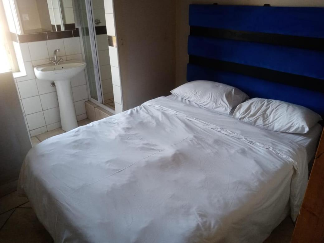 Ebony Guest House Pretoria-Noord Eksteriør billede