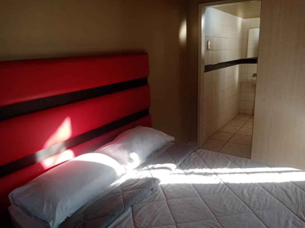 Ebony Guest House Pretoria-Noord Eksteriør billede