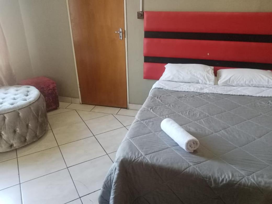 Ebony Guest House Pretoria-Noord Eksteriør billede