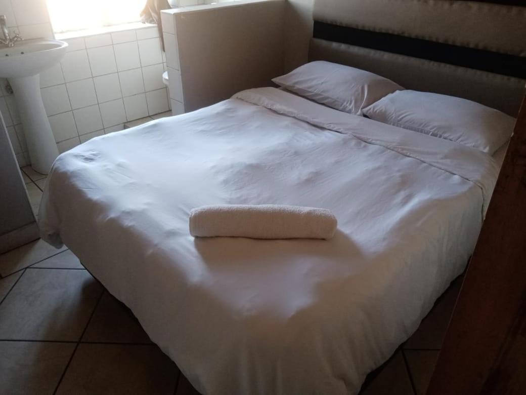 Ebony Guest House Pretoria-Noord Eksteriør billede